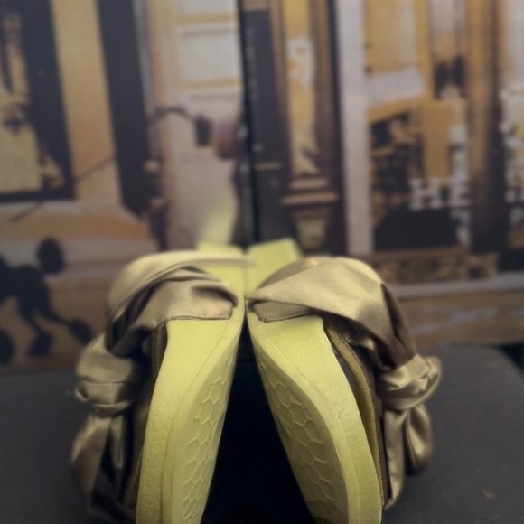 Fenty by Rihanna Bow Slides - Picture 4 of 6